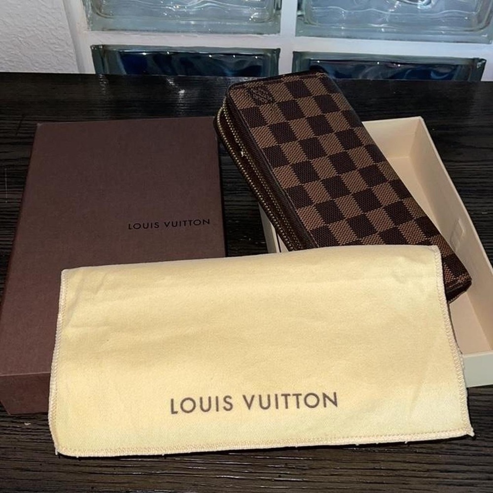 Louis Vuitton Zippy